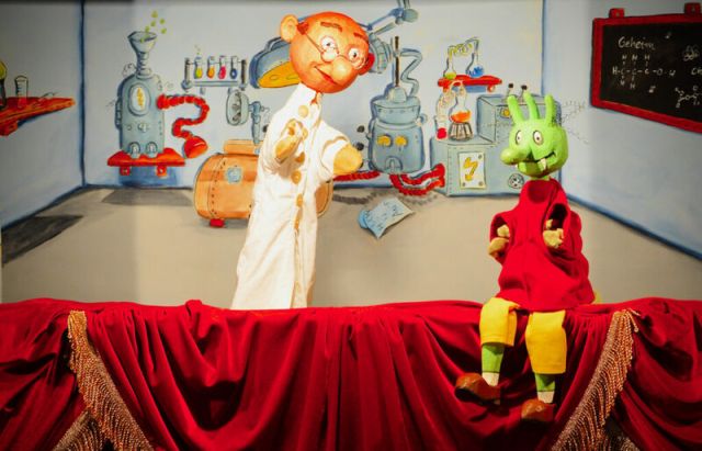 KINDERPROGRAMM: MADSINOS PUPPENREVUE - DIE OLCHIS UND DER BLAUE NACHBAR, © Moritz Madsen