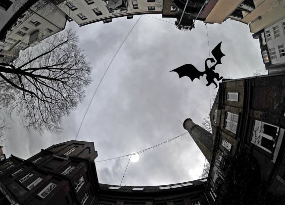 Wohnt der Drache hier im Hinterhof?, © Matthias Krüttgen